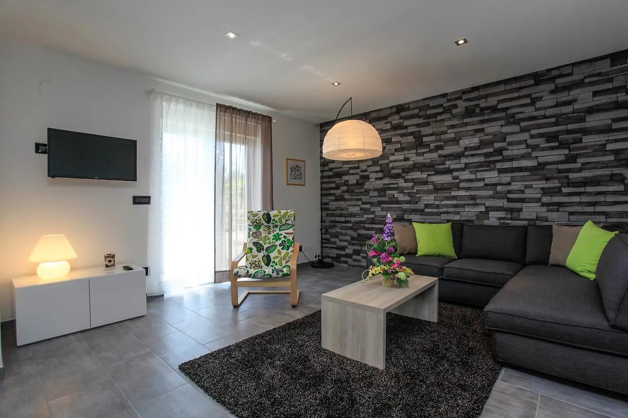Apartments Fiora Premantura
